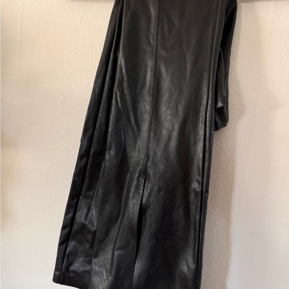 Never worn! Unfortunately I took the tags off - Picture 2 of 2